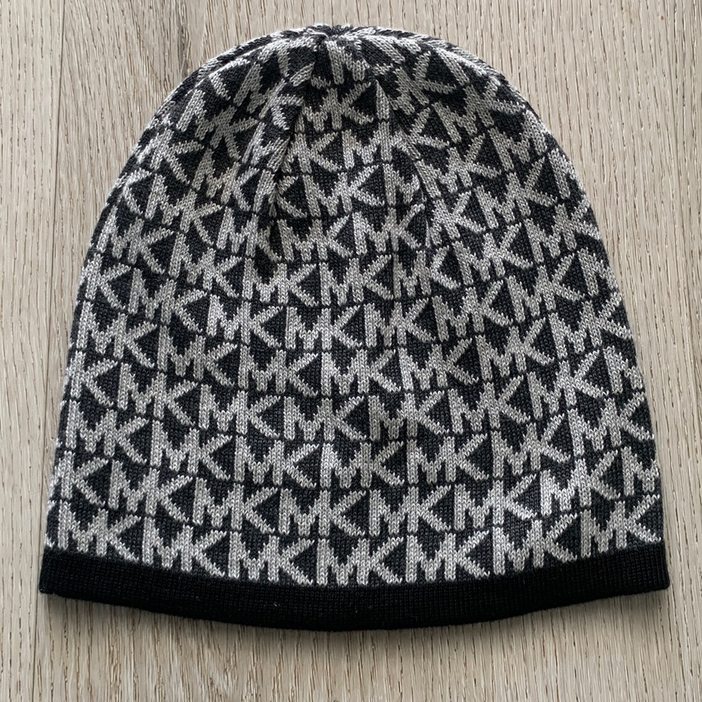 Michael Kors Womens Black & White Beanie